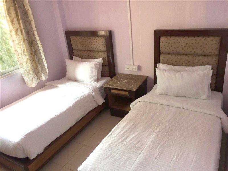The Byke Studio Pure Veg Apartment, Thane Bagian luar foto