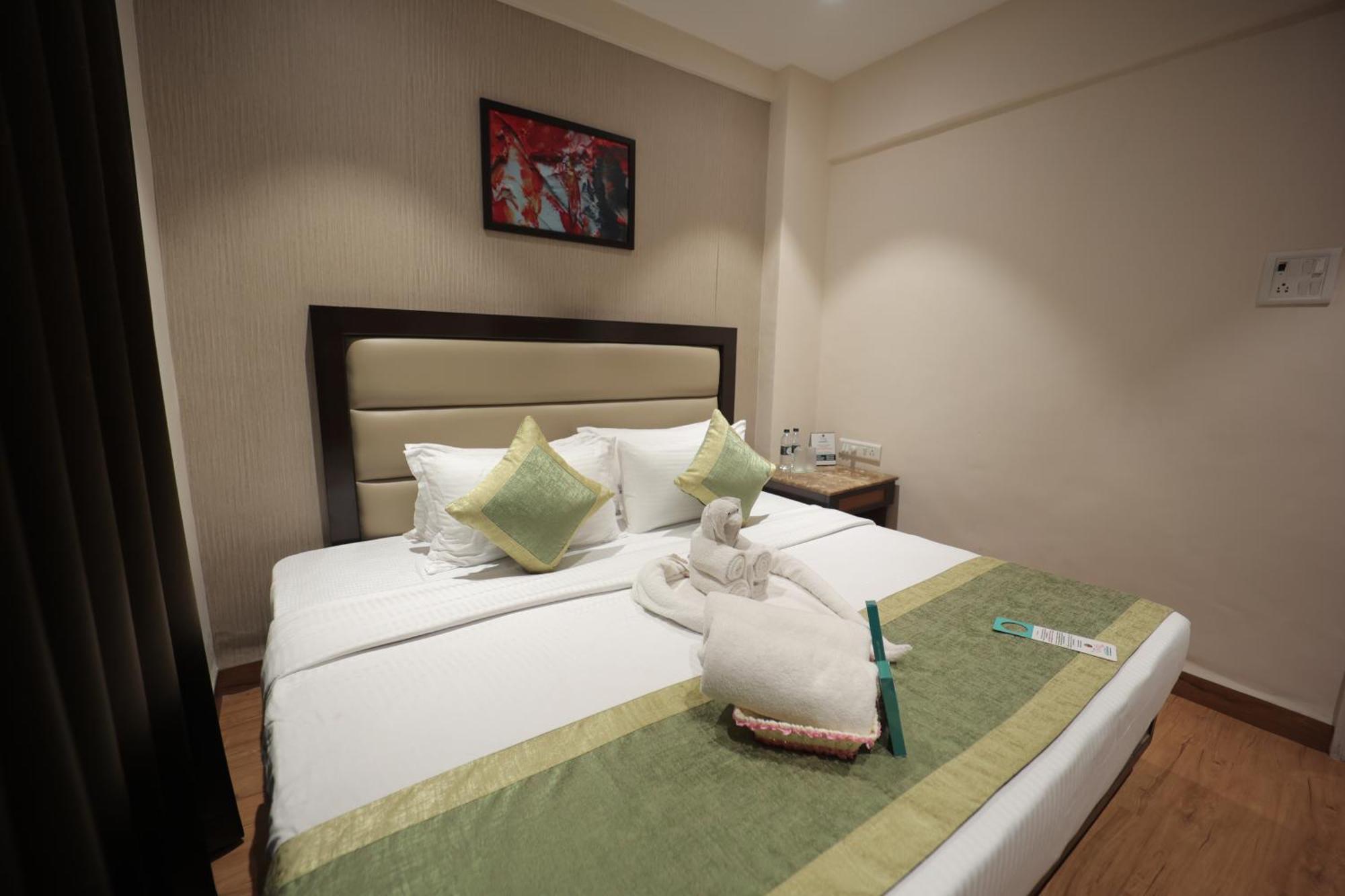 The Byke Studio Pure Veg Apartment, Thane Bagian luar foto