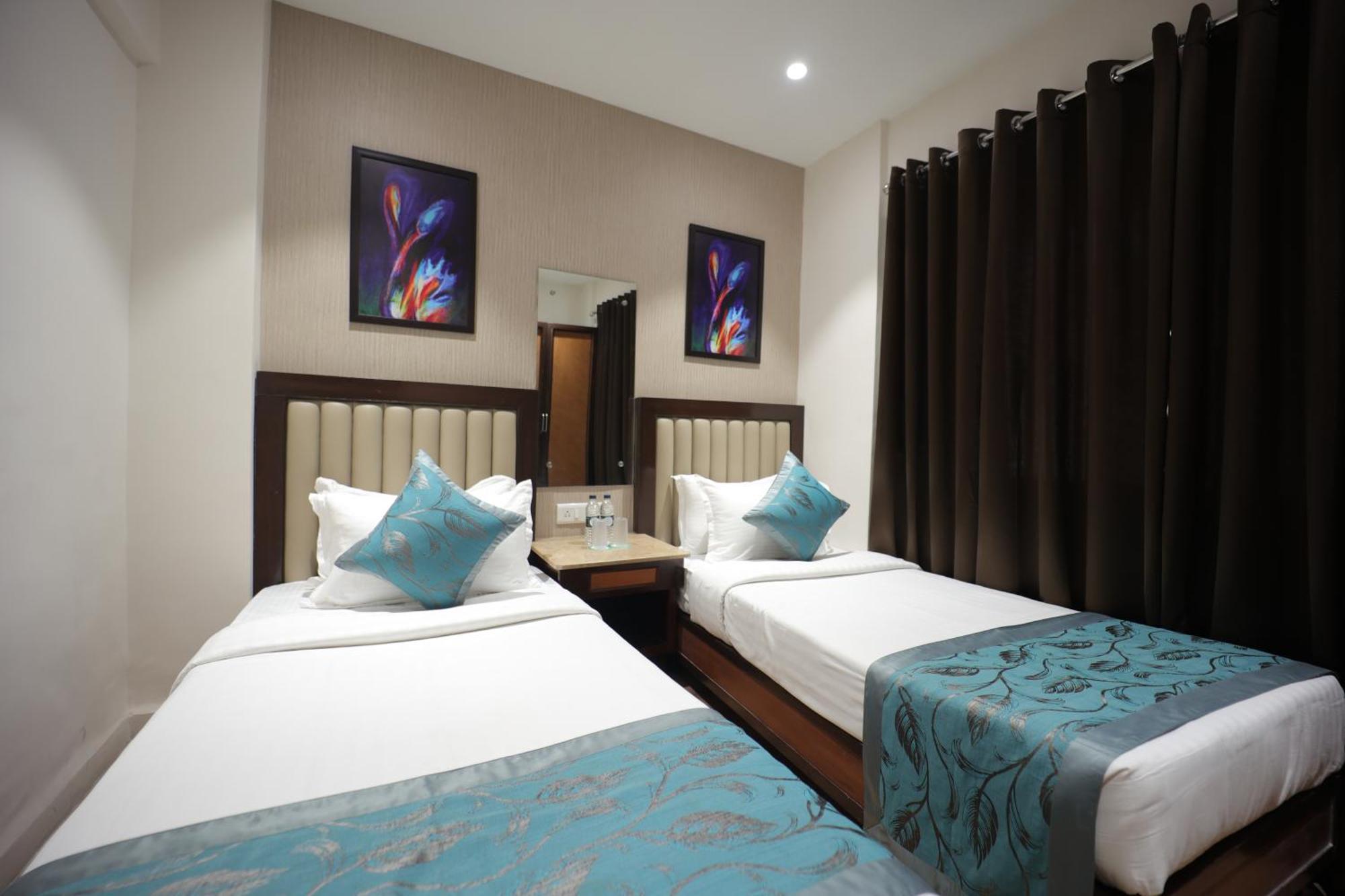 The Byke Studio Pure Veg Apartment, Thane Bagian luar foto