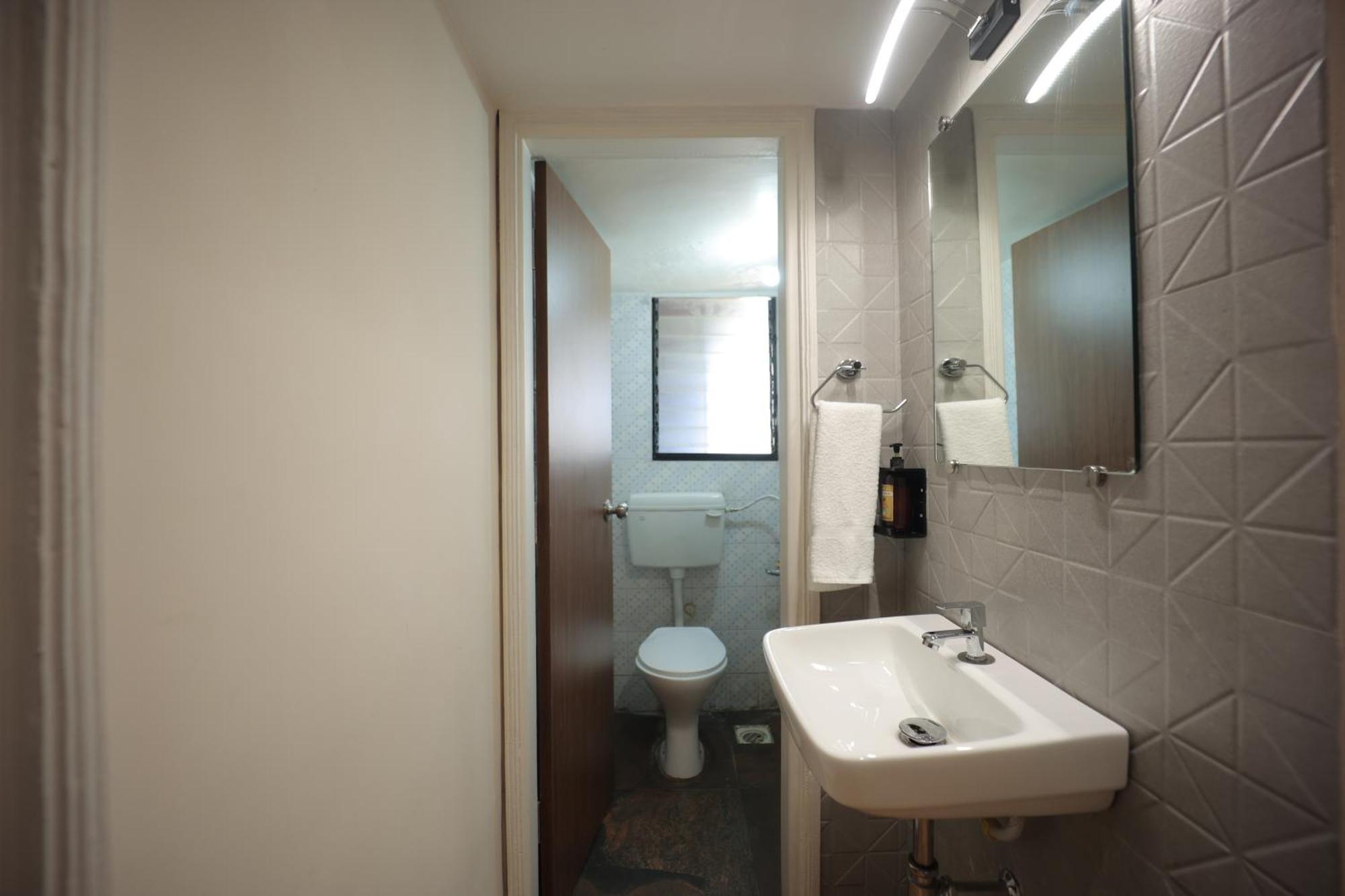 The Byke Studio Pure Veg Apartment, Thane Bagian luar foto