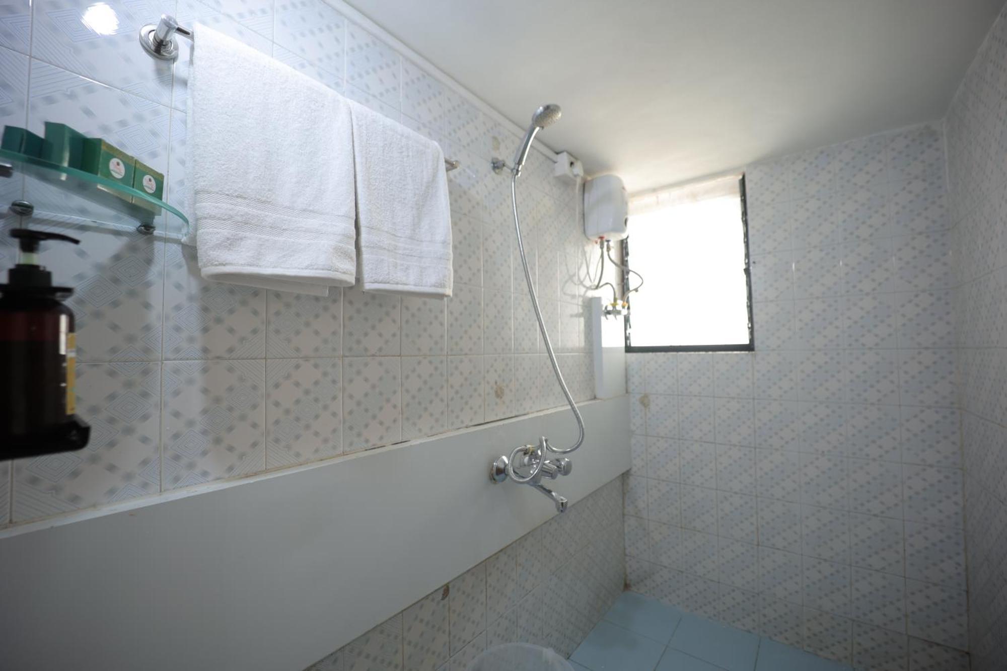 The Byke Studio Pure Veg Apartment, Thane Bagian luar foto